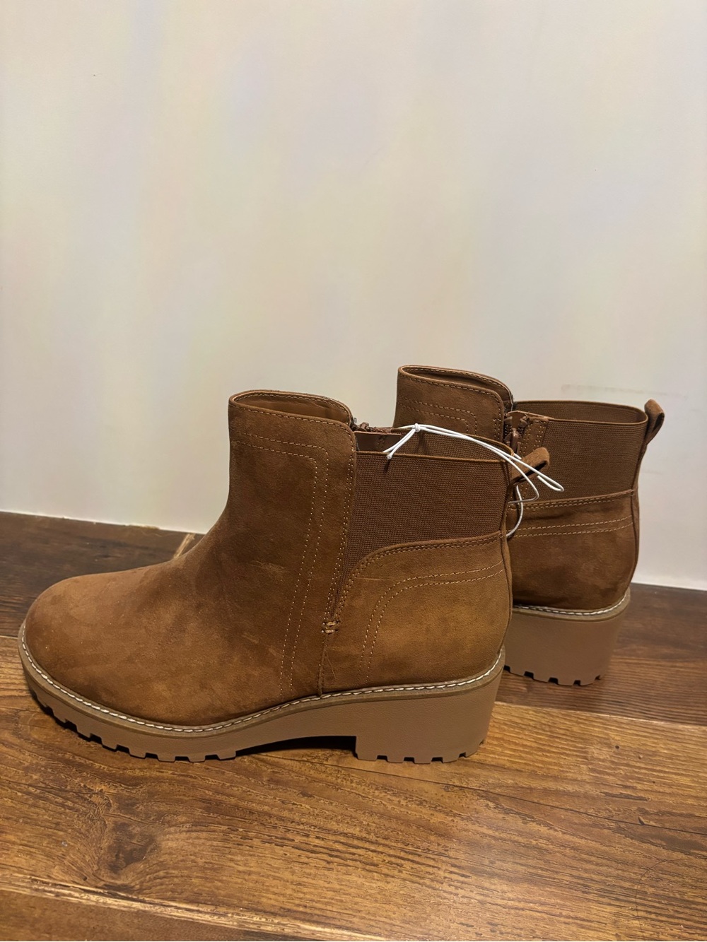 NWT Women's Tan Suede Ankle Boots - Classic Side-Zip Chelsea Style